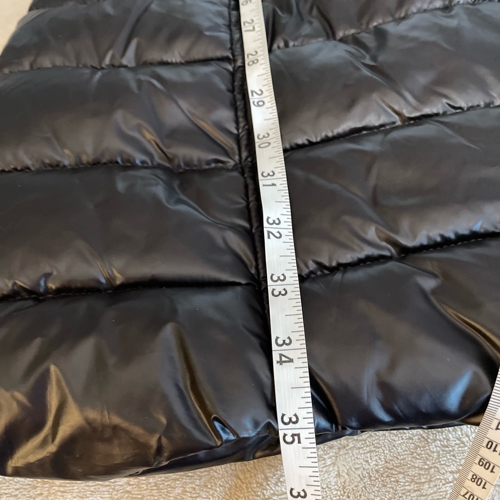 ***SOLD***Guess Channel Quilted Puffer Jacket - Size XL - Picture 15 of 16